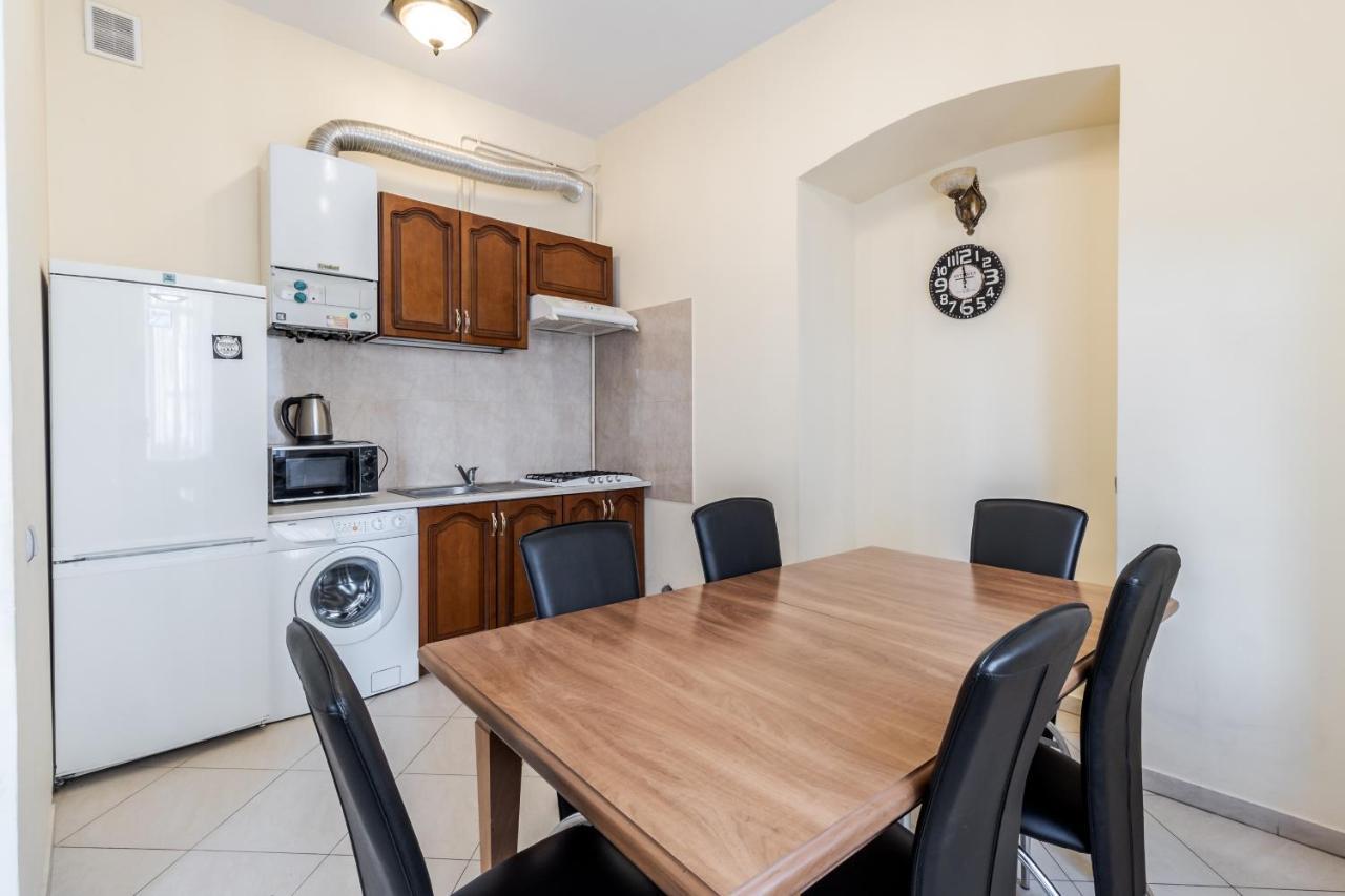 Fedorova Apartment リヴィウ エクステリア 写真