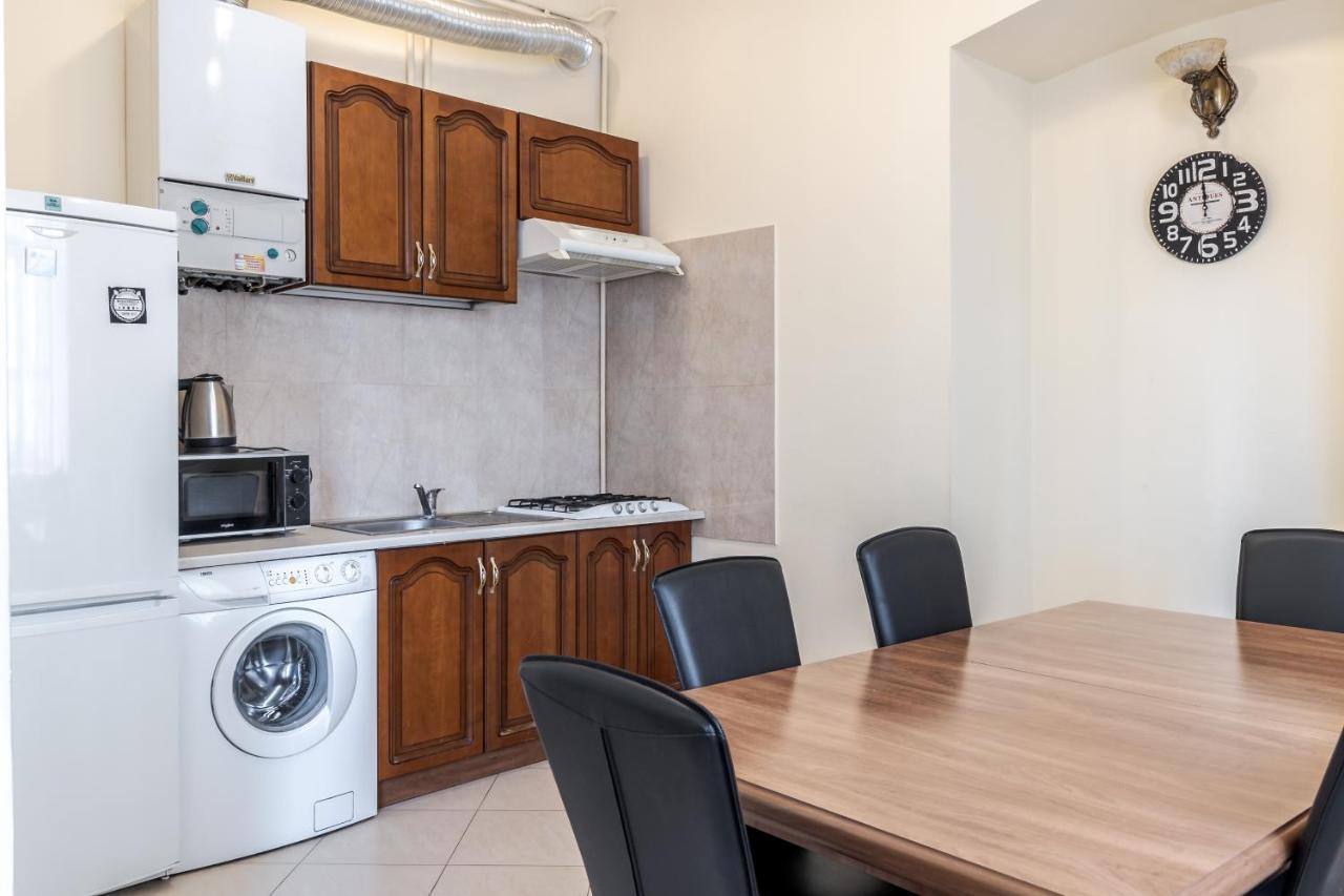 Fedorova Apartment リヴィウ エクステリア 写真